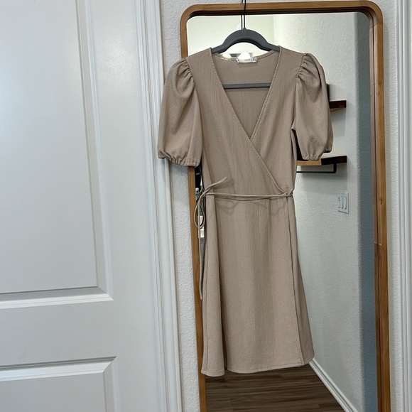 *Sold* ASOS wrap dress - Picture 3 of 3
